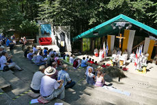 Festgottesdienst zum 1.000 Todestag des Heiligen Heimerads auf dem Hasunger Berg (Foto: Karl-Franz Thiede)